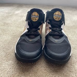 Nike Youth Shoes. Size 2.5